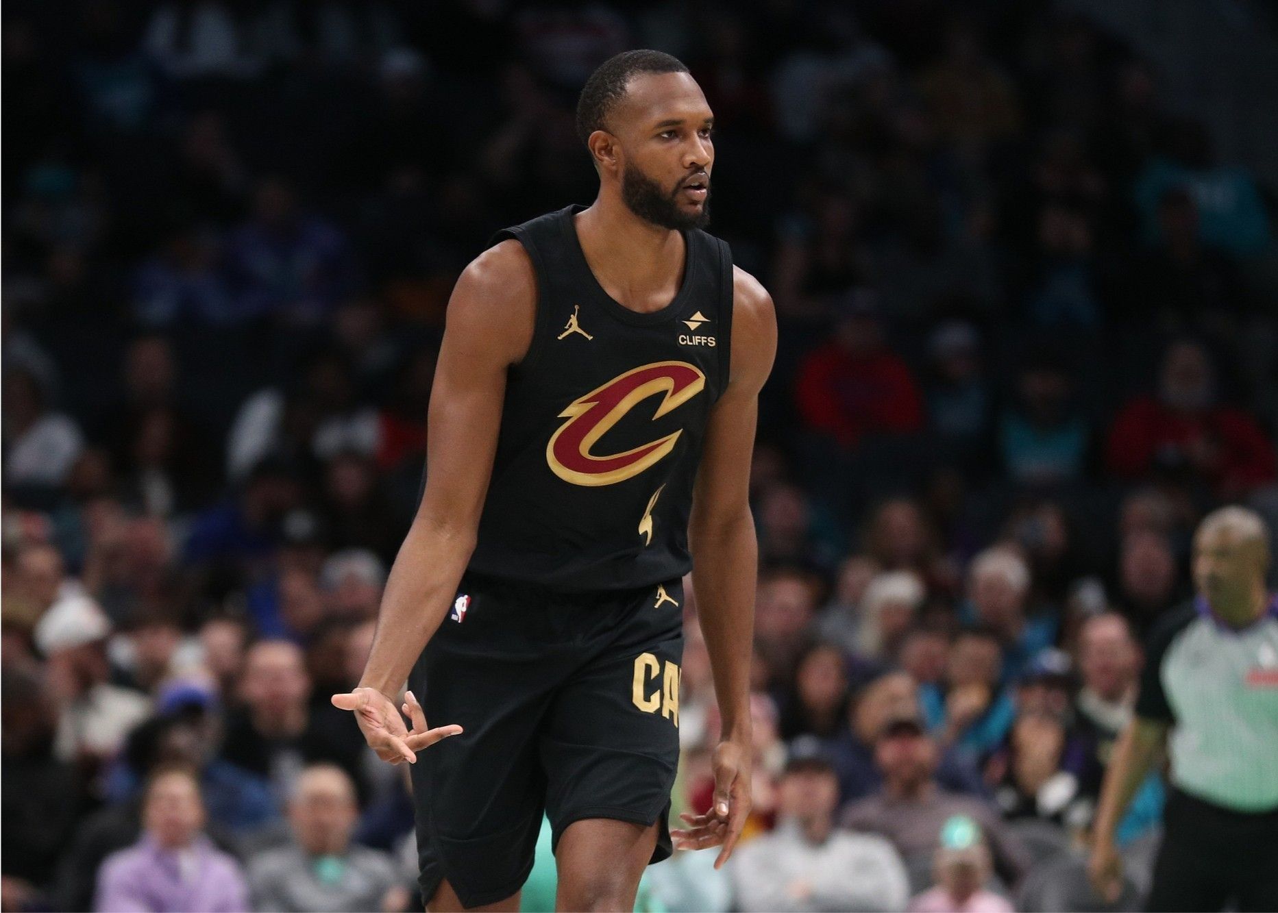 Mobley ยิงสามพอยน์เตอร์ได้ 3+ อันและส่งบล็อค 3+ อันในเกมเดียว สถิติของคาวาเลียร์สคือชนะ 6 แพ้ 0