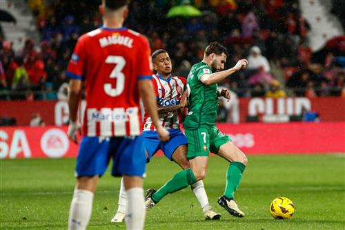 คิโรน่า vs โรโบ