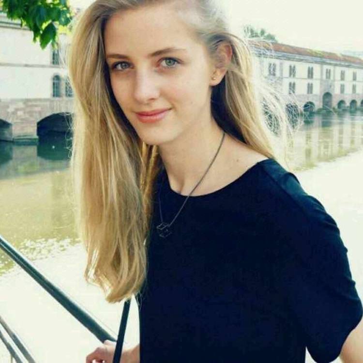 6686体育铁牌作者Deborah